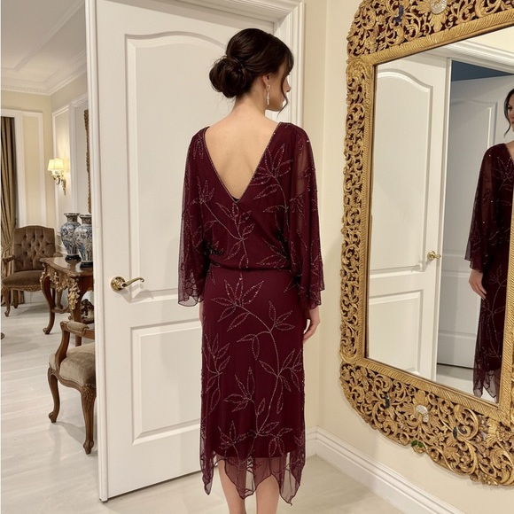 Elegant Burgundy hand beaded‎ Dress with Leaf Pattern - Picture 3 of 3